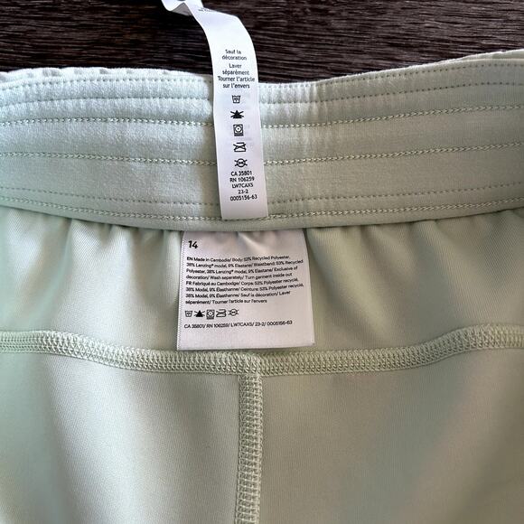 EUC Lululemon Softstreme High-Rise Lounge Shorts 4” Kohlrabi Green Size 14 Soft - Picture 11 of 15